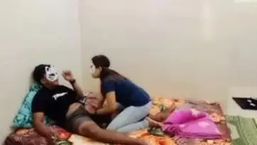 Gadis Cantik Pasrah Goyang Kasur Bareng Suami